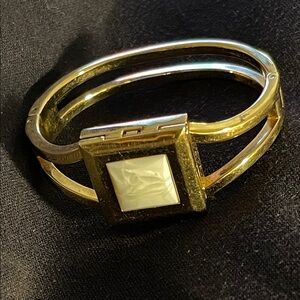 Elegant Goldtone and Cream Women's Bracelet- Peak-a-Boo